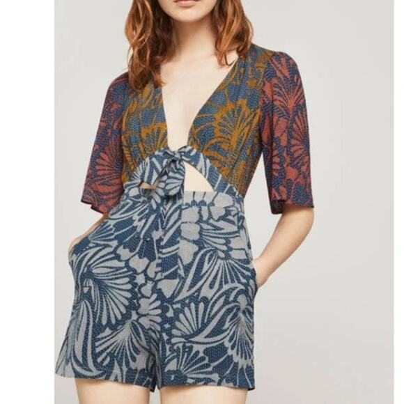BCBGMAXAZRIA Ivy Cotton Silk Blocked Floral Print Tie Front Romper Size XS - Picture 2 of 13